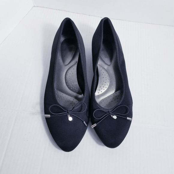dexflex comfort Shoes - DEXFLEX COMFORT FLATS WITH BOW SIZE 9.5 (SEE ALL PHOTOS)